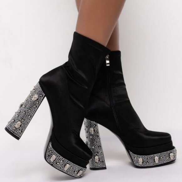 AZALEA WANG "BURY ME AT MIDNIGHT" Size: 11 DIAMOND SKULLZ CHUNKY BOOTIE IN BLACK - Picture 1 of 7